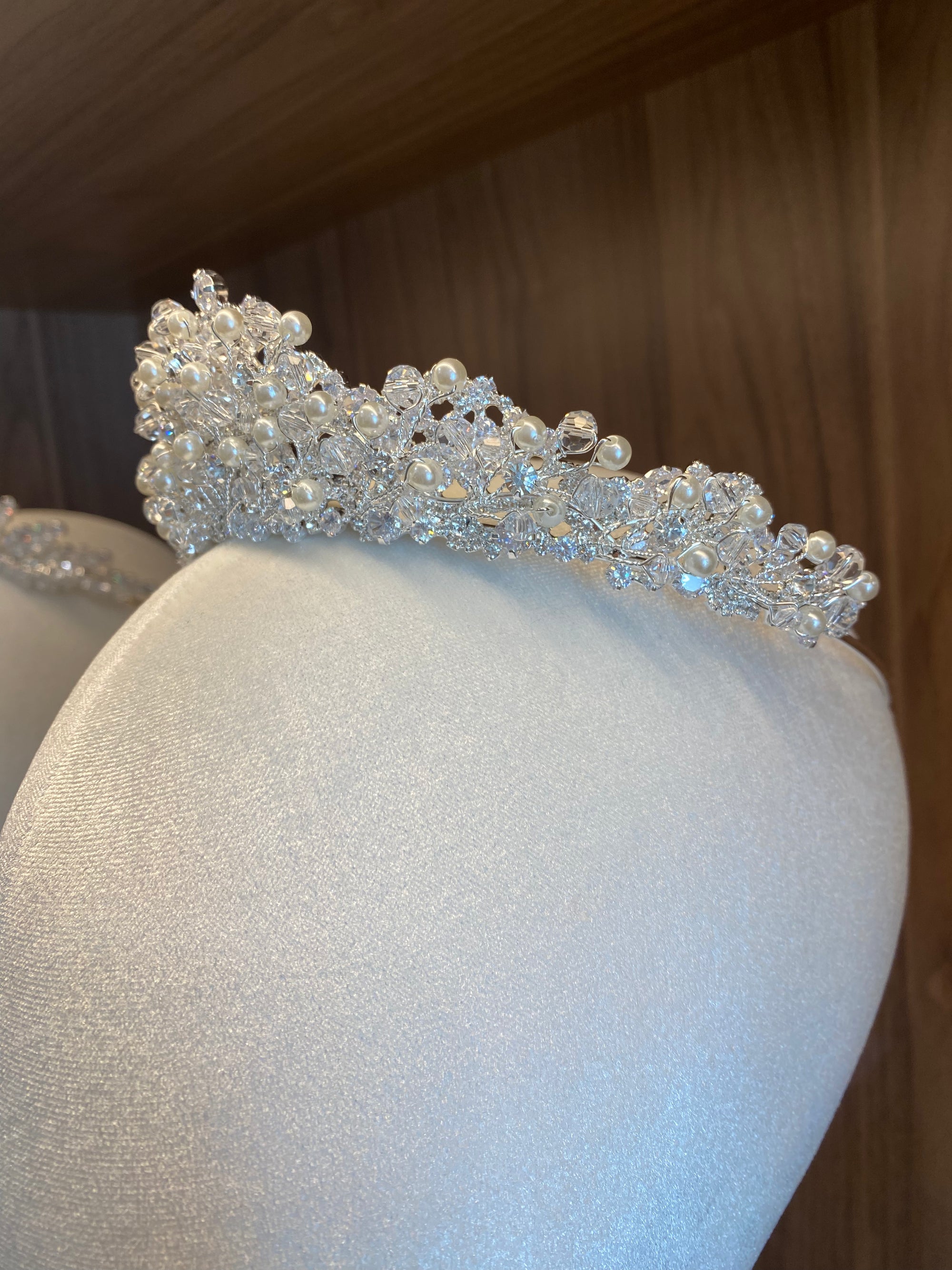 Isea Pearl Bridal Crown Hair Accessories - Tiara & Crown