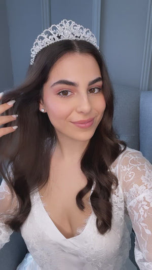 Inessa Crown